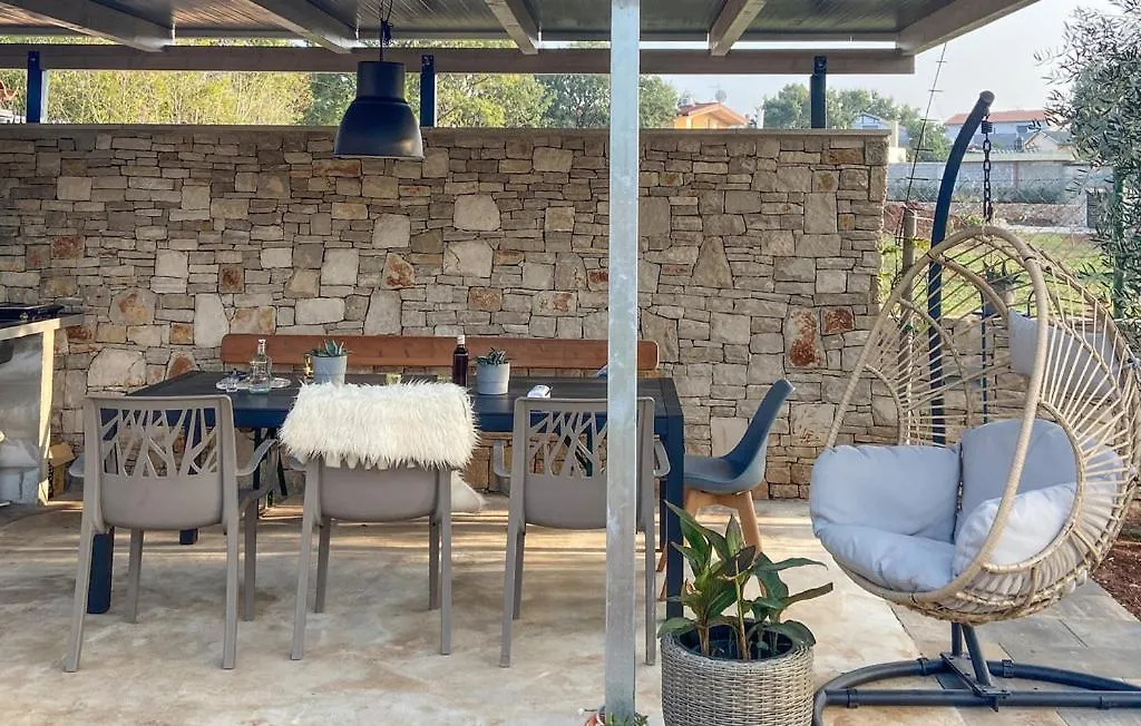 Villa House Mirjana 2309 Peroj Ferienhaus